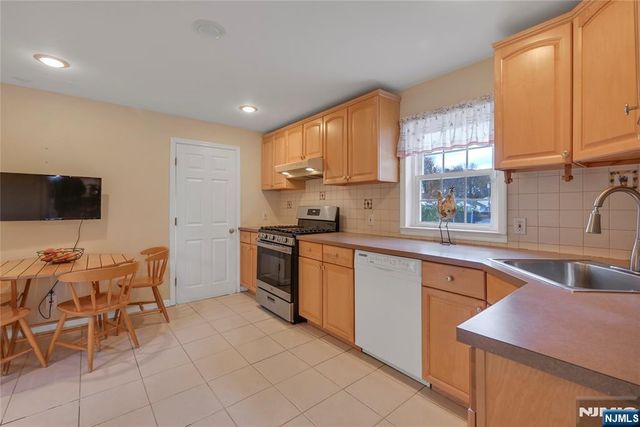 165 Mohawk Drive, River Edge, NJ 07661