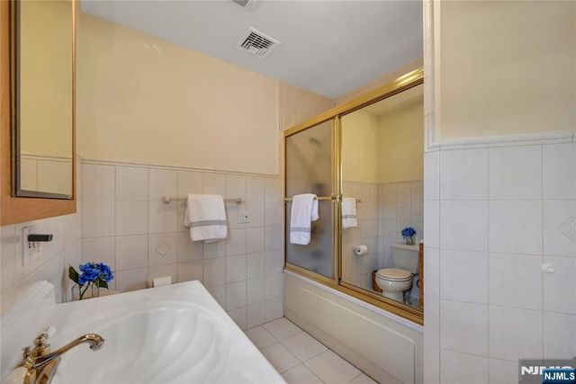 165 Mohawk Drive, River Edge, NJ 07661