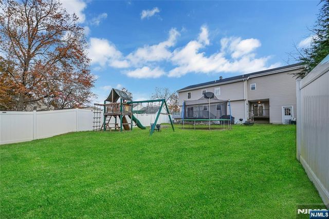 165 Mohawk Drive, River Edge, NJ 07661