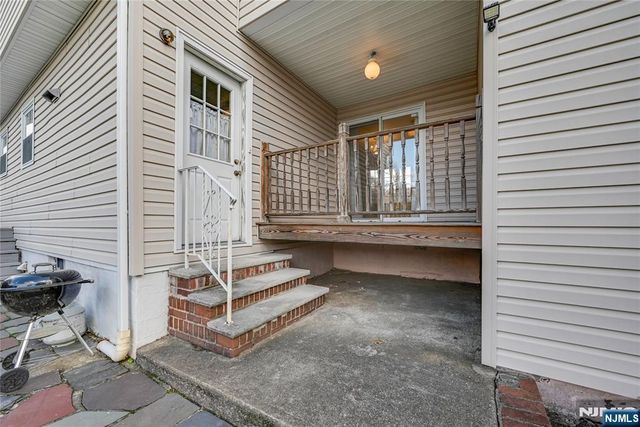 165 Mohawk Drive, River Edge, NJ 07661