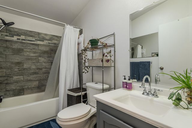 71 Cora Drive, Shady Cove, OR 97539