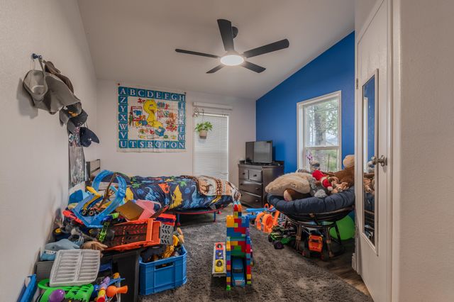 71 Cora Drive, Shady Cove, OR 97539