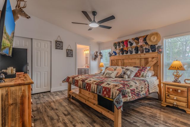 71 Cora Drive, Shady Cove, OR 97539