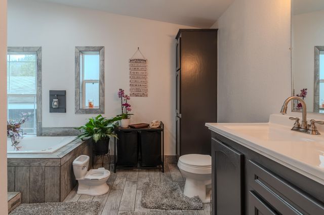 71 Cora Drive, Shady Cove, OR 97539