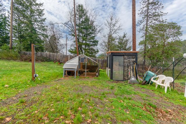 71 Cora Drive, Shady Cove, OR 97539