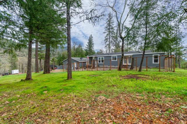 71 Cora Drive, Shady Cove, OR 97539