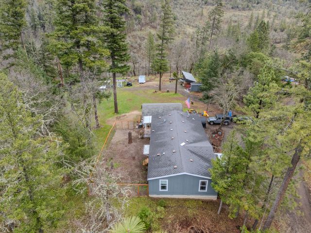 71 Cora Drive, Shady Cove, OR 97539