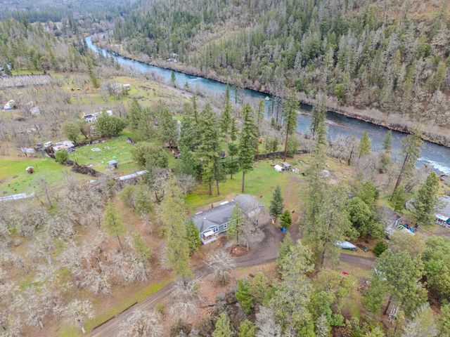 71 Cora Drive, Shady Cove, OR 97539