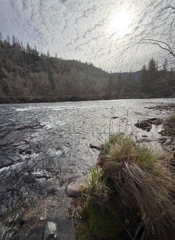 71 Cora Drive, Shady Cove, OR 97539