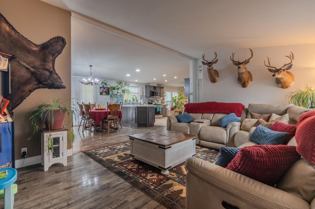 71 Cora Drive, Shady Cove, OR 97539