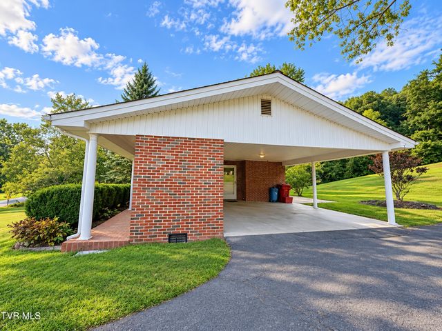 701 Pine Ridge Road, Johnson City, TN 37601