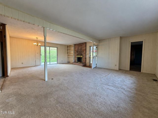 701 Pine Ridge Road, Johnson City, TN 37601