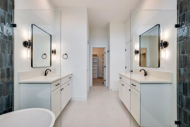 112 S Wellcrest Ct., Wichita, KS 67052