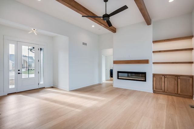 112 S Wellcrest Ct., Wichita, KS 67052