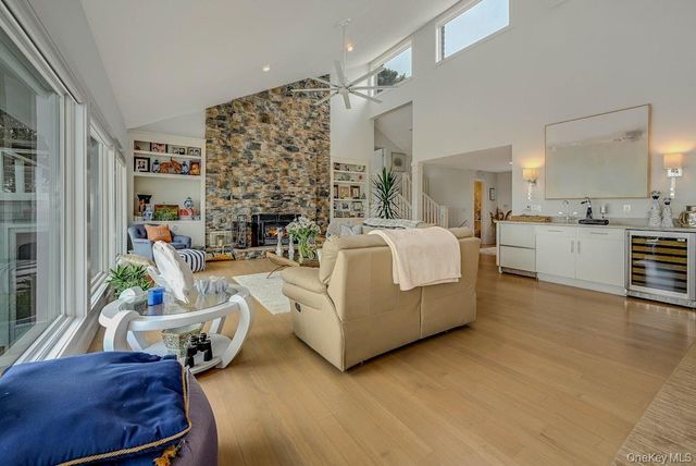 11 Convent Lane, Center Moriches, NY 11934