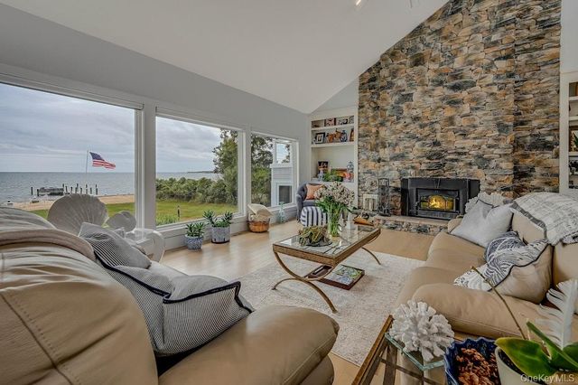 11 Convent Lane, Center Moriches, NY 11934