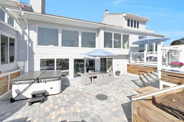 11 Convent Lane, Center Moriches, NY 11934