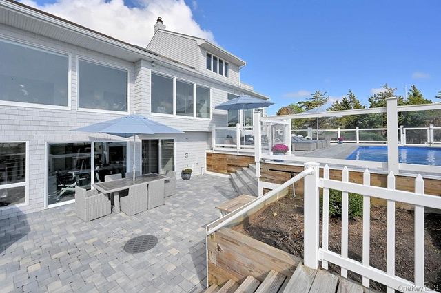 11 Convent Lane, Center Moriches, NY 11934