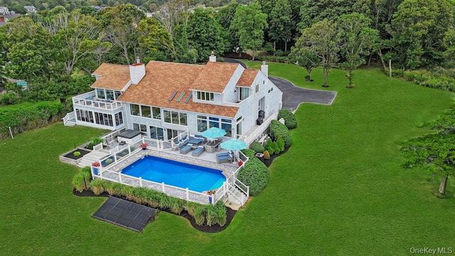 11 Convent Lane, Center Moriches, NY 11934