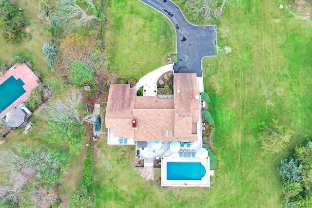 11 Convent Lane, Center Moriches, NY 11934