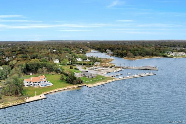 11 Convent Lane, Center Moriches, NY 11934