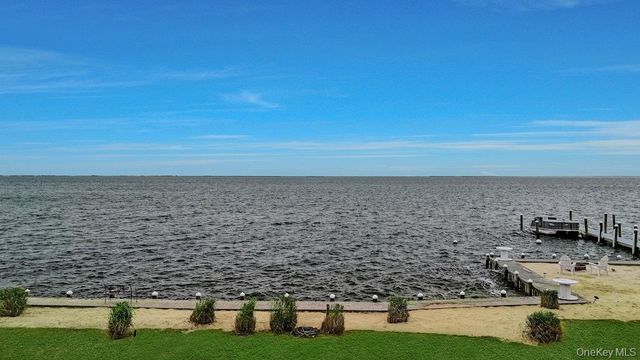 11 Convent Lane, Center Moriches, NY 11934