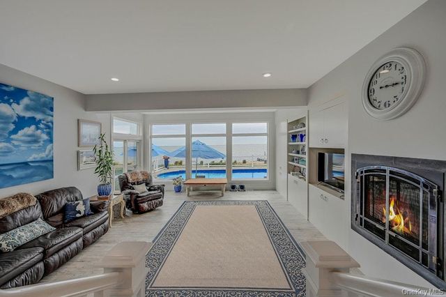 11 Convent Lane, Center Moriches, NY 11934