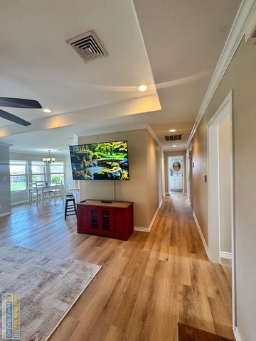 13 Pebble Beach Dr, Laguna Vista, TX 78578