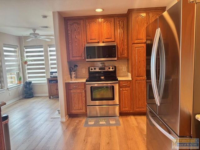 13 Pebble Beach Dr, Laguna Vista, TX 78578