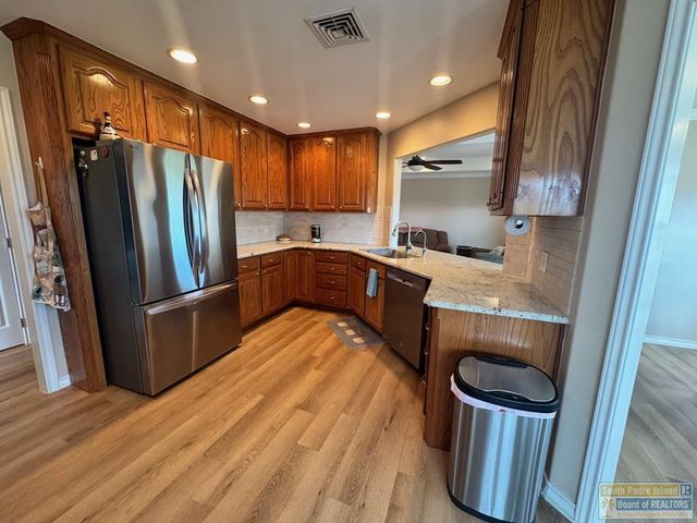 13 Pebble Beach Dr, Laguna Vista, TX 78578