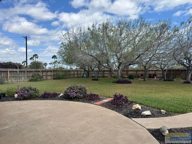 13 Pebble Beach Dr, Laguna Vista, TX 78578