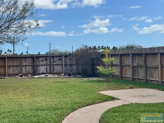 13 Pebble Beach Dr, Laguna Vista, TX 78578