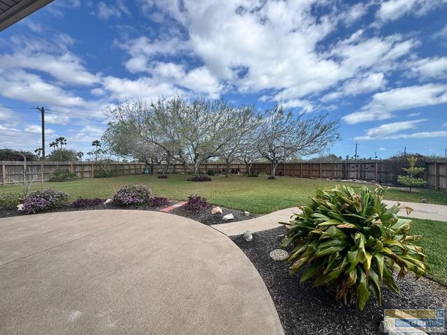 13 Pebble Beach Dr, Laguna Vista, TX 78578