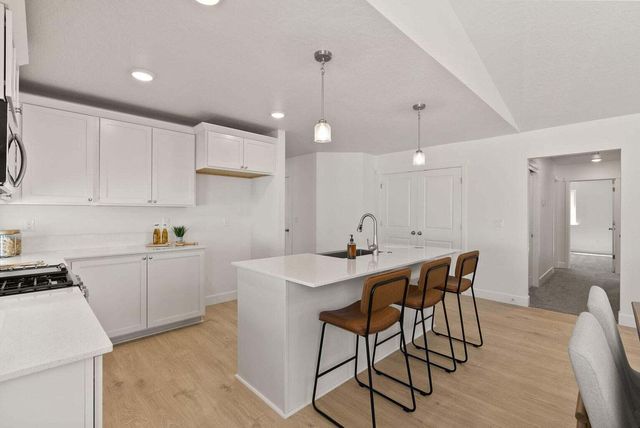 4174 SW Pumice Avenue 70, Redmond, OR 97756