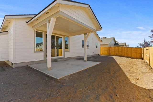 4174 SW Pumice Avenue 70, Redmond, OR 97756