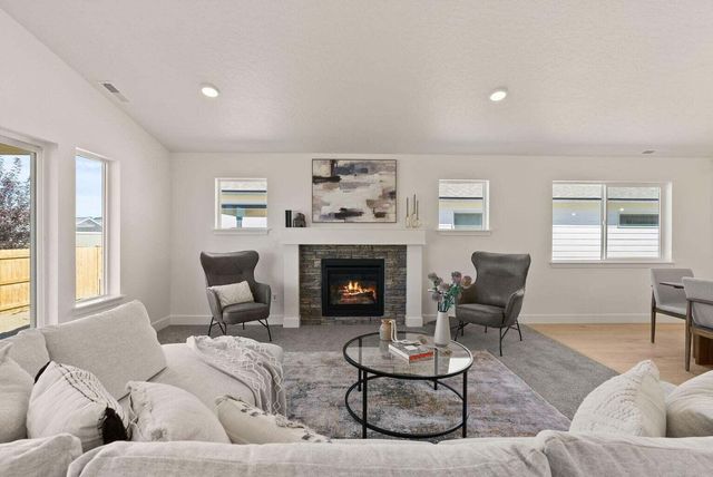 4174 SW Pumice Avenue 70, Redmond, OR 97756