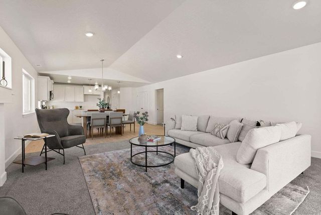 4174 SW Pumice Avenue 70, Redmond, OR 97756