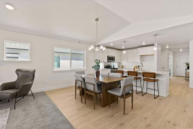 4174 SW Pumice Avenue 70, Redmond, OR 97756