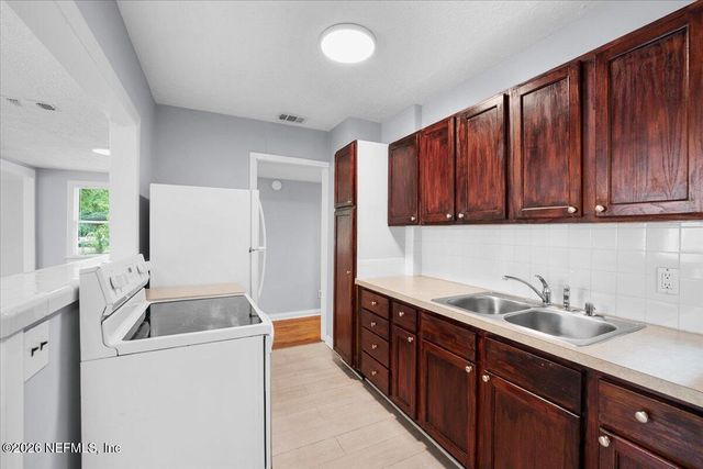 4649 DELTA Avenue, Jacksonville, FL 32205