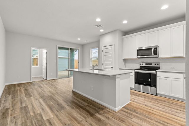 121 Elm Branch TRL, Taylor, TX 76574