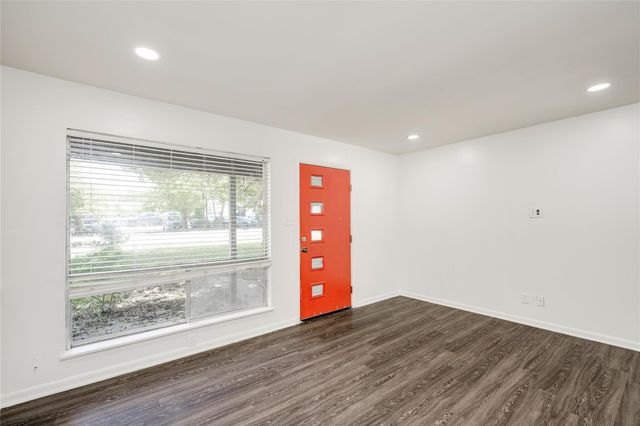 809 Neans DR, Austin, TX 78758