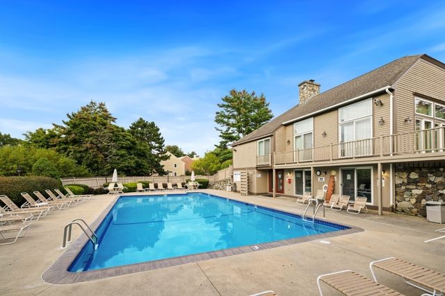 409 Lewis O Gray Dr 409, Saugus, MA 01906