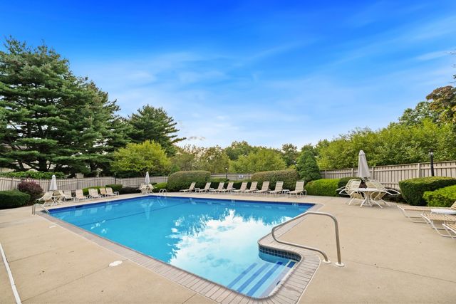 409 Lewis O Gray Dr 409, Saugus, MA 01906
