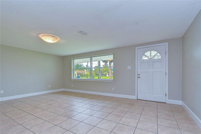 204 7TH STREET SW, Ruskin, FL 33570