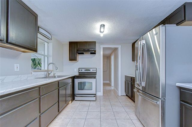 204 7TH STREET SW, Ruskin, FL 33570