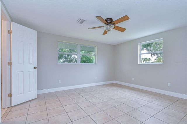 204 7TH STREET SW, Ruskin, FL 33570