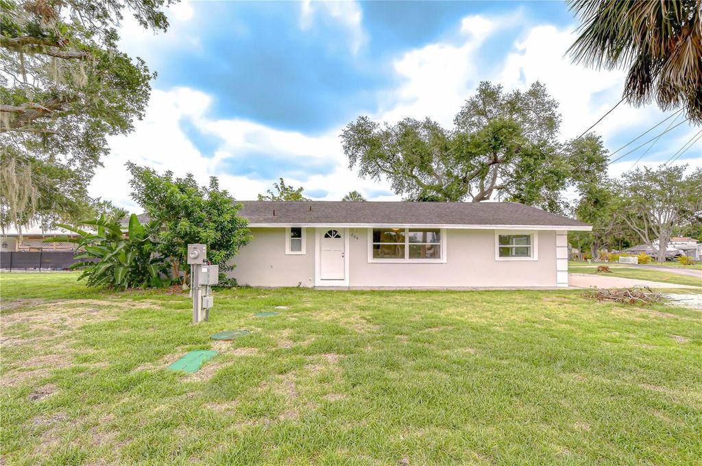204 7TH STREET SW, Ruskin, FL 33570