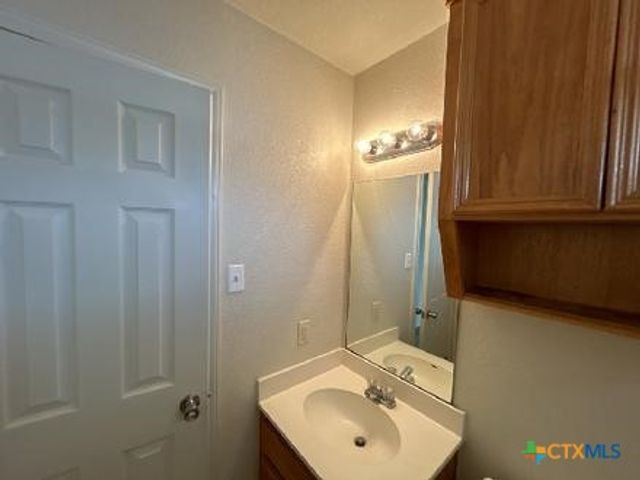 909 Mcdaniel Circle, Killeen, TX 76543