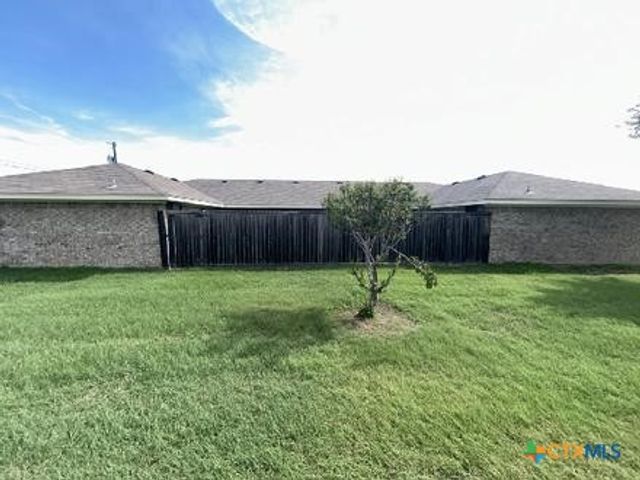 909 Mcdaniel Circle, Killeen, TX 76543