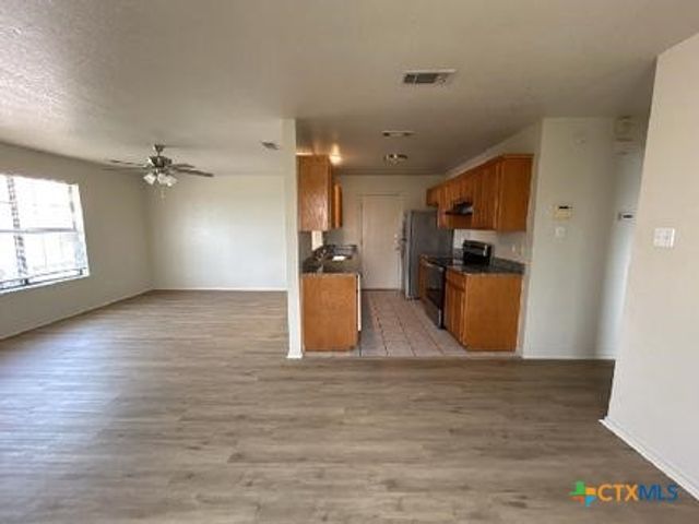 909 Mcdaniel Circle, Killeen, TX 76543